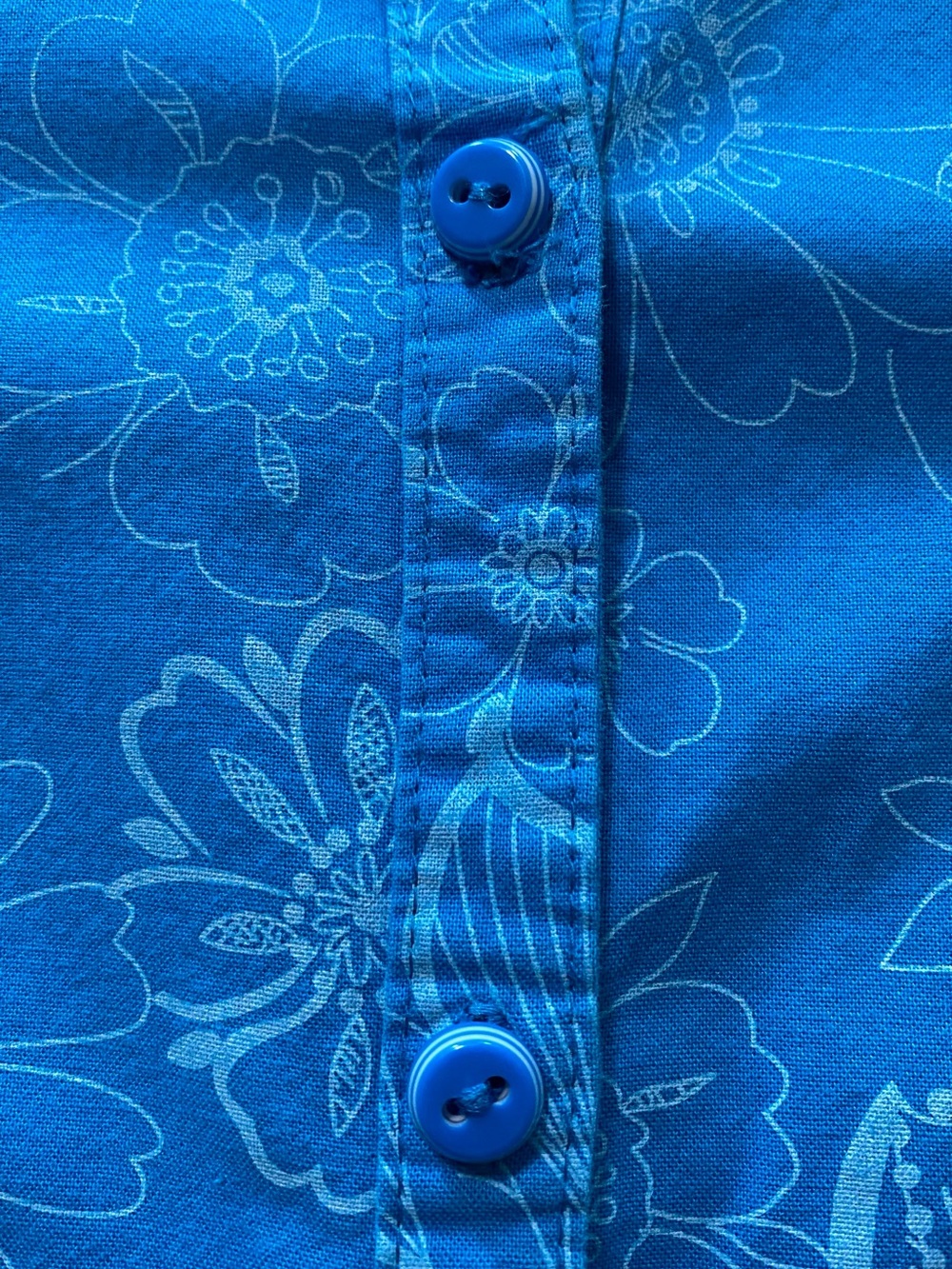 IB Diffusion women’s bright blue Hawaiian style shirt, light blue design - Picture 6 of 10